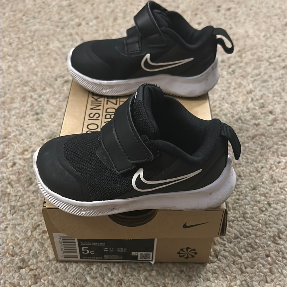 Nike Black and White Velcro Sneakers